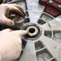 Comment échanger des roulements sur une machine à laver Indesit: instructions étape par étape