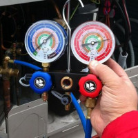 Remplir le réfrigérateur de fréon à la maison: l'algorithme du travail