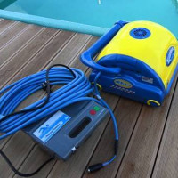 Comment choisir un aspirateur pour la piscine: les dix meilleurs modèles + ce qu'il faut regarder avant d'acheter
