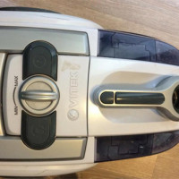 Katsaus Vitek VT 1833 -pölynimuriin: korkeatasoinen vesisuodatus