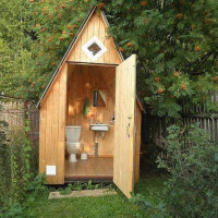 Dessin d'une toilette de campagne: schémas de construction populaires pour un projet indépendant