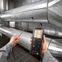 Quelle devrait être la vitesse de l'air dans le conduit de ventilation selon les normes techniques