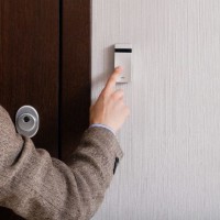Passer un appel à l'appartement: aperçu des schémas + instructions d'installation étape par étape