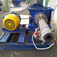 Presse pour briquettes de combustible: options pour la fabrication d'installations de pressage de sciure de vos propres mains