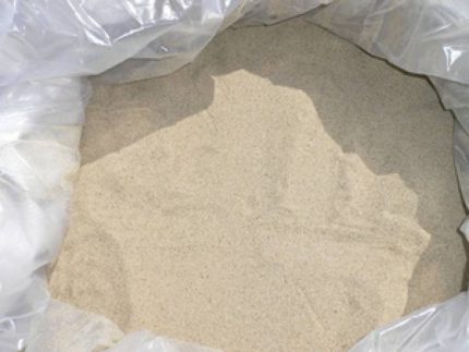 Quartz sand for bottom filter