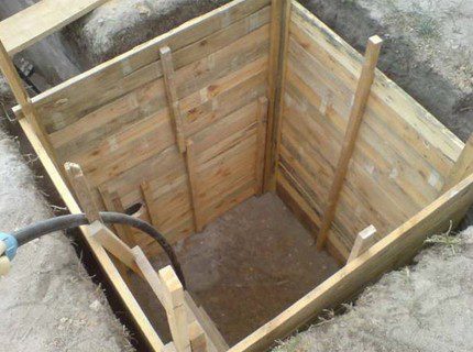 Ouvertures dans le mur pour l'alimentation en eau