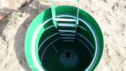 La trappe est placée au-dessus du puits