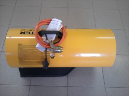 Die Gaspistole wird zum Heizen von Industriegebäuden eingesetzt Gaspistole