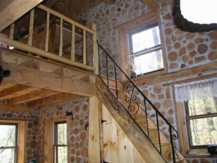 Maison écologique à deux étages