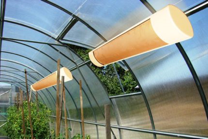 Aquecedor infravermelho para uma casa de campo e um lote