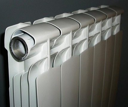 Radiateur pliable avec sections séparées