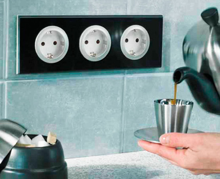 Comment installer une sortie modulaire dans la cuisine Prise pour la cuisine