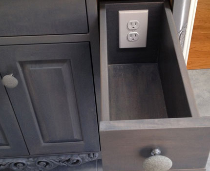 Bir çekmecede çıkış gizleme