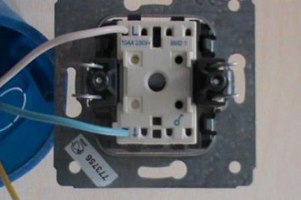 Installation du disjoncteur