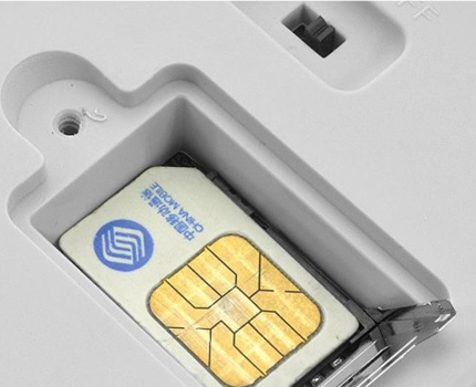 Prise intelligente avec carte SIM Carte SIM dans la prise GSM