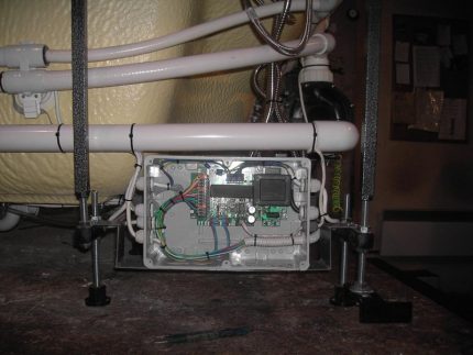 Fixation des pieds au sol Fixation des pieds au sol