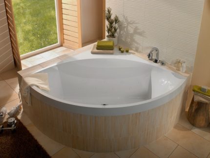 Choosing an Expensive Hot Tub Quaril bath