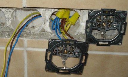 Connexion série du bloc de sortie Prises en guirlande