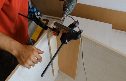 Parçaları bağlamak için kelepçe