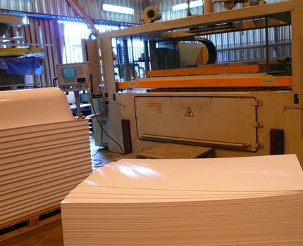 Wie man Badeinlagen macht Herstellung eines Acrylliners