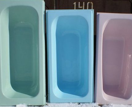 Typische Acrylbadauskleidungen Definierte Einfügemodelle