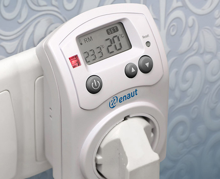 Thermostat dans la prise pour radiateurs domestiques Thermostat enfichable