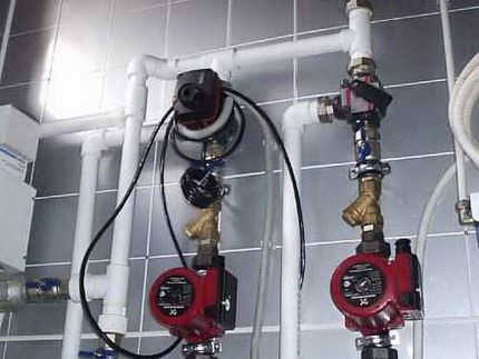 Chauffage à deux tuyaux dans une maison privée