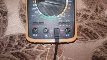 Black probe in COM connector