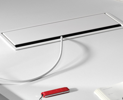 Avantages des prises de table extensibles Blocs encastrés sur plan