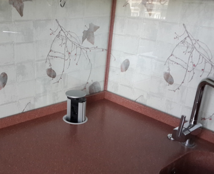 Comment et où installer une prise murale rétractable Éloigner l'appareil de l'eau