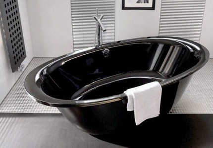 Quelle baignoire en acrylique sera plus belle Bol noir à l'intérieur