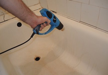 Preparing the bath for installing the curb Surface drying