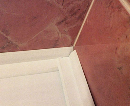 How to glue a flexible corner around the perimeter of the bath Flexible tape mounting