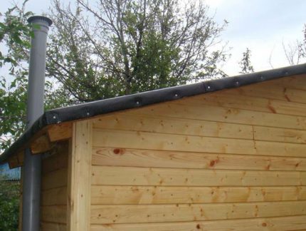 Ventilation des toilettes avec un puisard Dispositif de ventilation dans une toilette de campagne