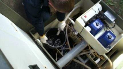 Comment enlever les boues de la fosse septique Nettoyage de la fosse septique Topas