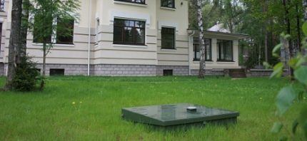 Évaluation de la fosse septique Topop sur les avantages et les inconvénients Tapas septiques dans le paysage