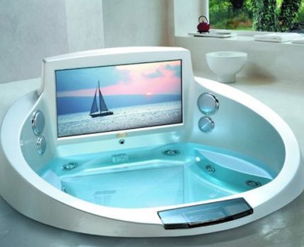 Bathtub with hydromassage and multimedia systems Jacuzzi with TV