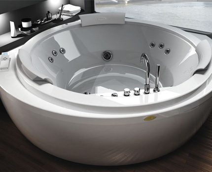 How to properly care for a bowl of a spa bath Hot tub in the interior