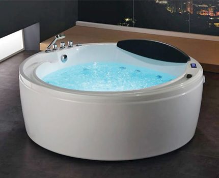 What material is better to choose a hydromassage bath Cast iron bathtubs with hydromassage