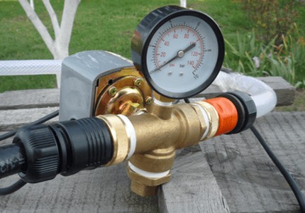 Automação para eliminar golpe de aríete no sistema de abastecimento de água quando a bomba é desligada Dispositivos automáticos para evitar problemas