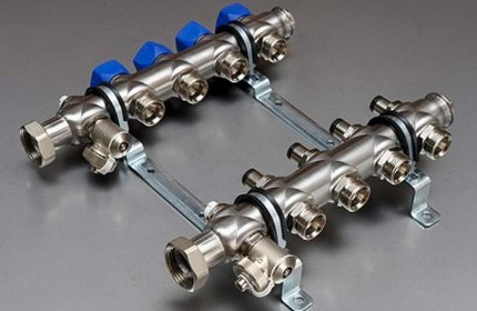 quels matériaux produisent les collecteurs pour le chauffage Bloc de distribution en acier inoxydable