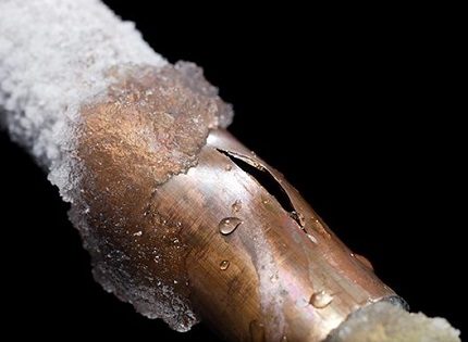 Rupture de tuyau métallique