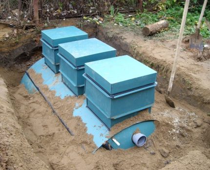 Installation option septic tank Leader with extended necks Septic tank