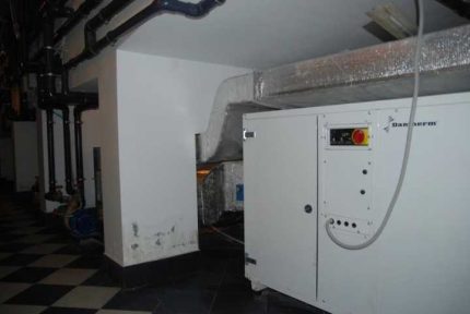 A complex of equipment for maintaining the microclimate in the pool Vent complex