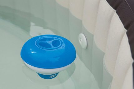 Distributeur automatique de piscine