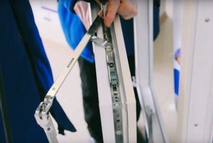 Retrait des ferrures de fenêtre