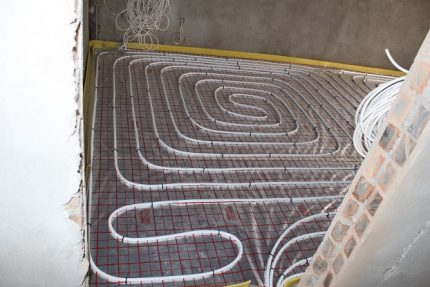 Careless laying of underfloor heating pipes
