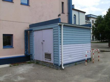 Caldeira anexada a uma casa particular Mini sala da caldeira