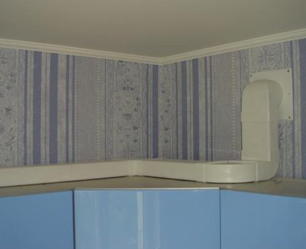 Box and fittings for the construction of exhaust ducts in the kitchen Using adapters reduces traction