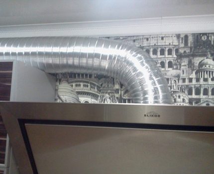 Corrugation as an exhaust duct in the kitchen The duct can be compact